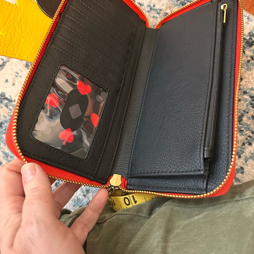 Queen of Hearts Loungefly backpack and wallet set - Picture 8 of 10